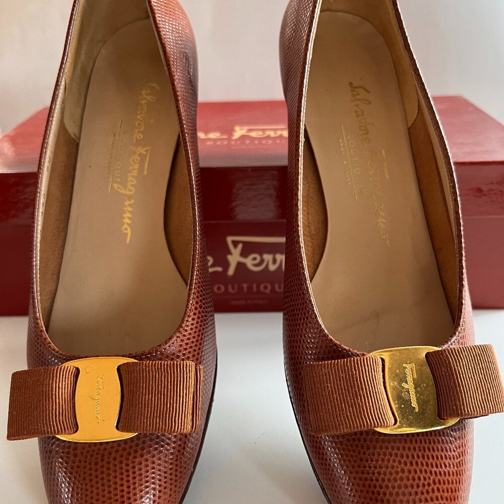 Salvatore Ferragamo Brown Lizard Grain Bow Women's Shoes